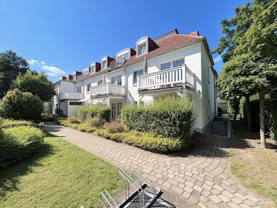 Eingangsseite des Hinterhauses Wohnung K�hlungsborn