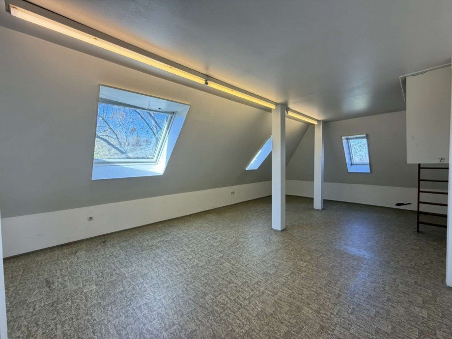Raum im DG vorne Bild 1 Doppelhaush�lfte Bremen